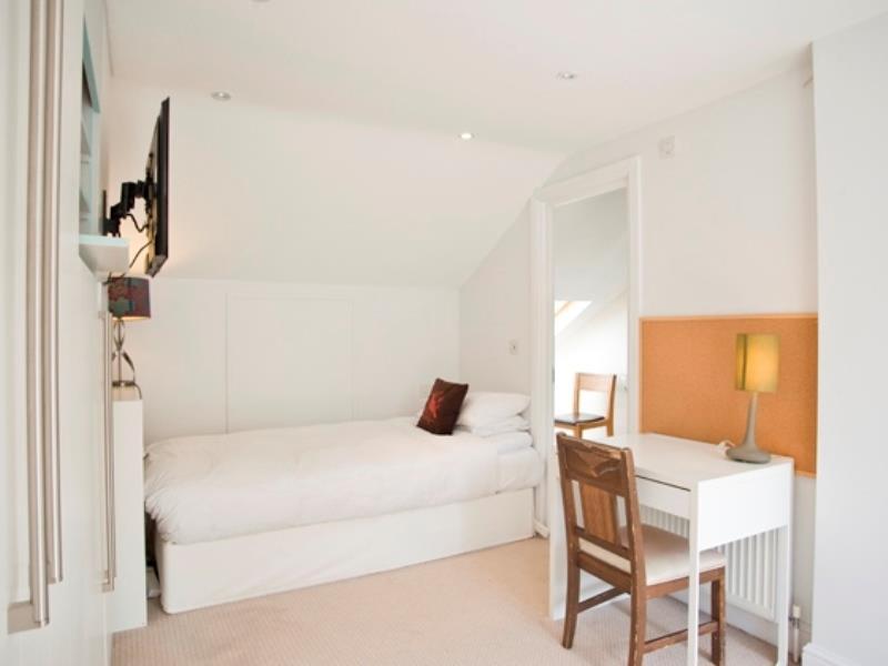ホテルVeeve House Tennyson Road Kilburn ロンドン エクステリア 写真