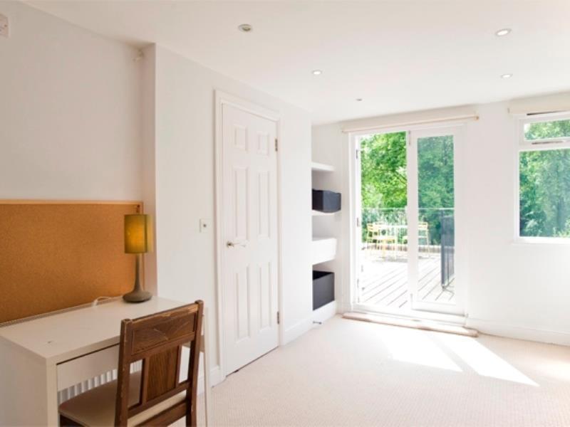 ホテルVeeve House Tennyson Road Kilburn ロンドン エクステリア 写真